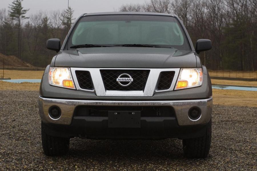  Nissan Frontier 2009 года  (фото 32 из 65)